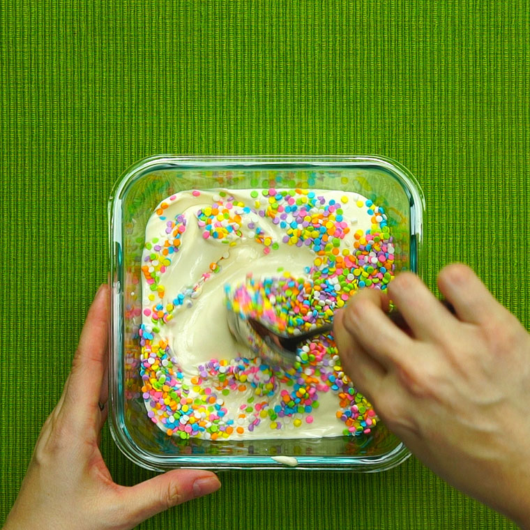 This Cake Batter Frozen Yogurt Is All Fun With No Guilt