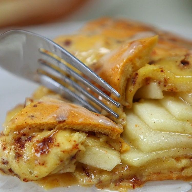Mouthwatering Apple Pie In A Cinnamon Roll Crust