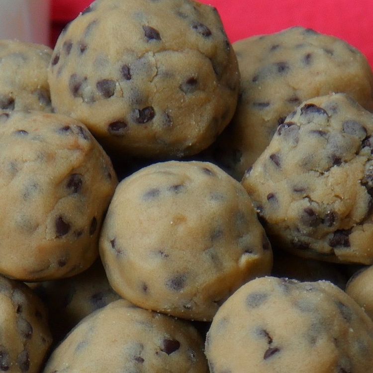 These Stuffed Cookie Dough Bites are a Giant Scoop of Yummy!