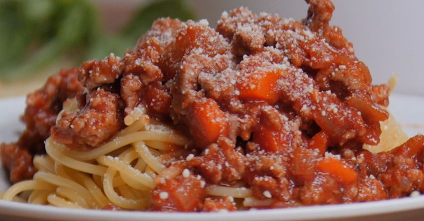 This Spaghetti With Chicken Bolognese Recipe Will Be a New Family Favorite