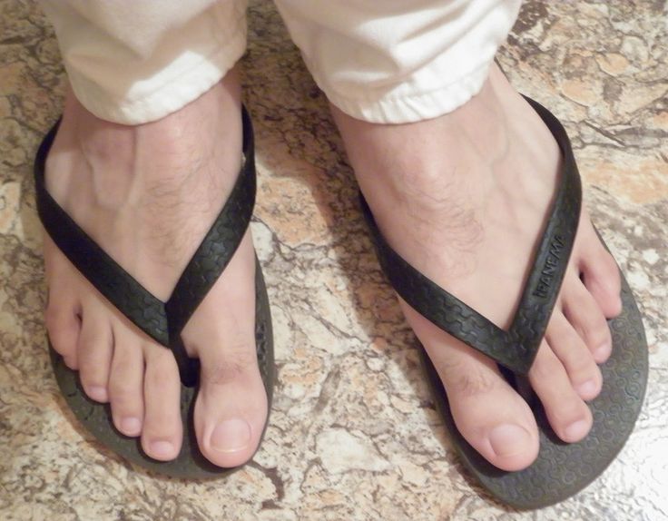 6 Reasons To Not Wear Flip Flops That Will Have You Throwing Yours Out