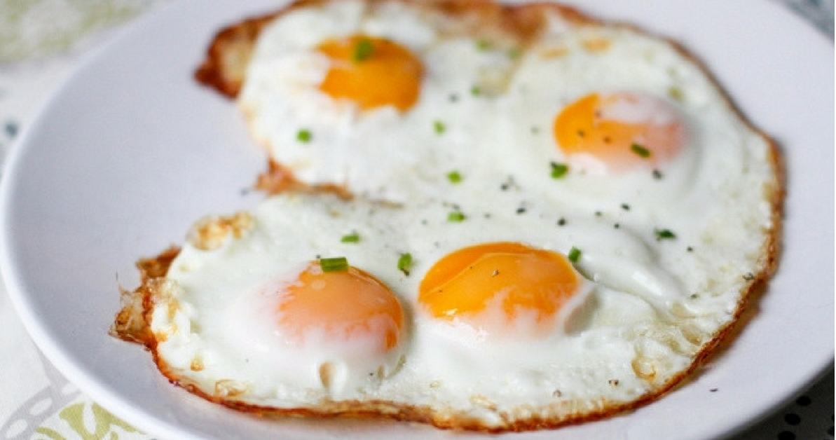 Use This Tip To Get The Perfect Crispy Fried Egg Every Time