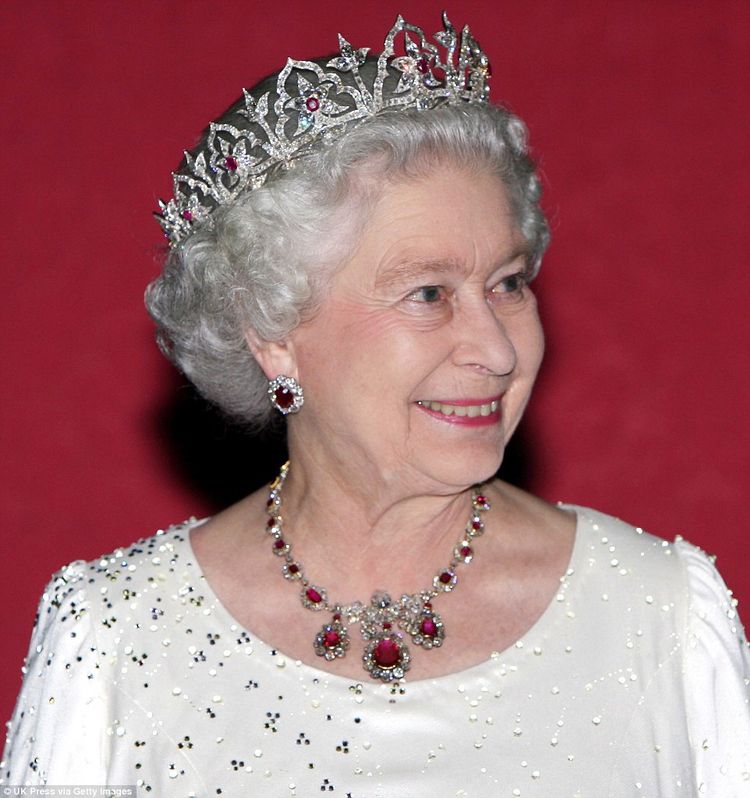 21 Rules For The Royal Family That Not Even The Queen Can Break