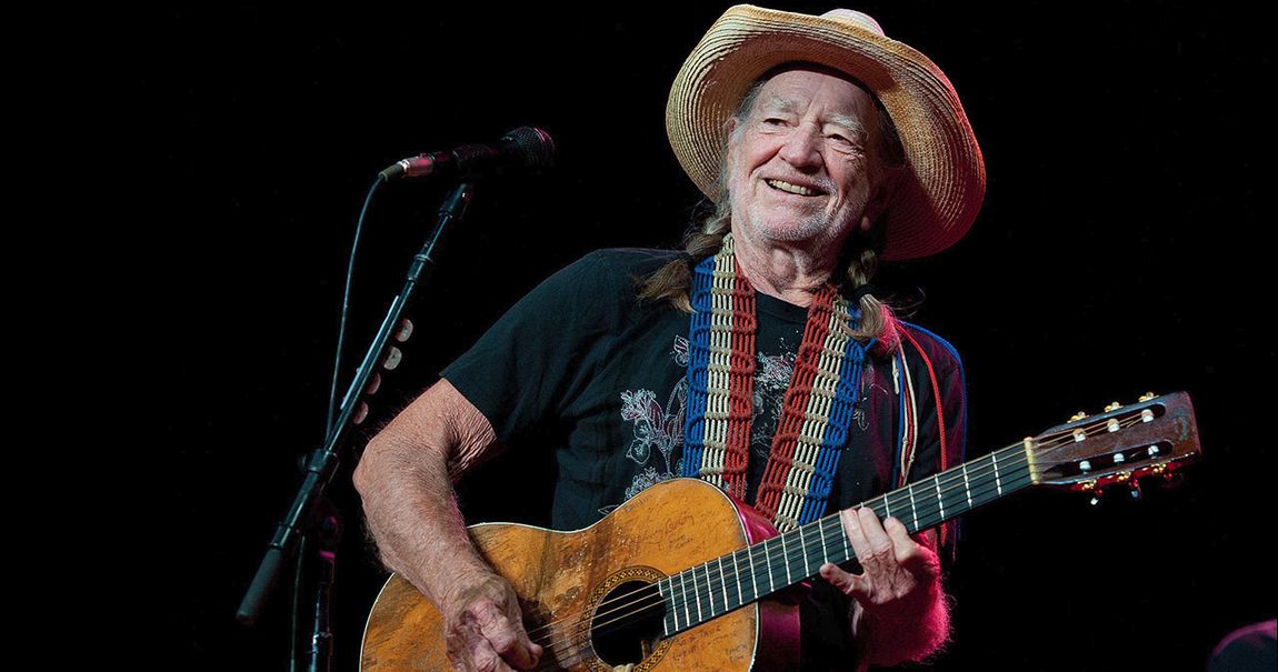 Fans Are Worried After Willie Nelson Abruptly Cancels Show; Goes To