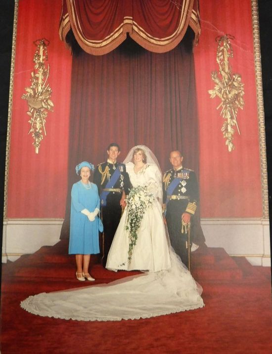 10 Rarely-Seen Vintage Royal Family Holiday Cards Auctioned Off [PHOTOS]