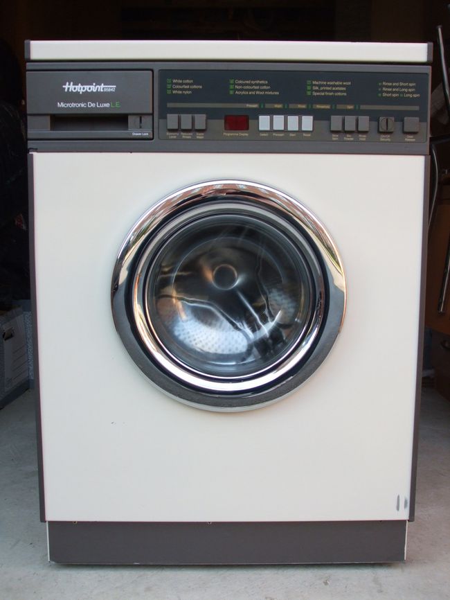 15 Photos That Show The Evolution Of The Washing Machine