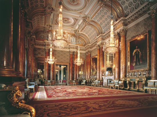 Take A Look Inside The Queen's 5 Most Lavish Homes