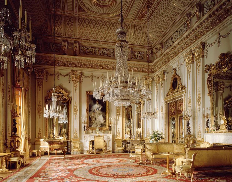 Take A Look Inside The Queen's 5 Most Lavish Homes