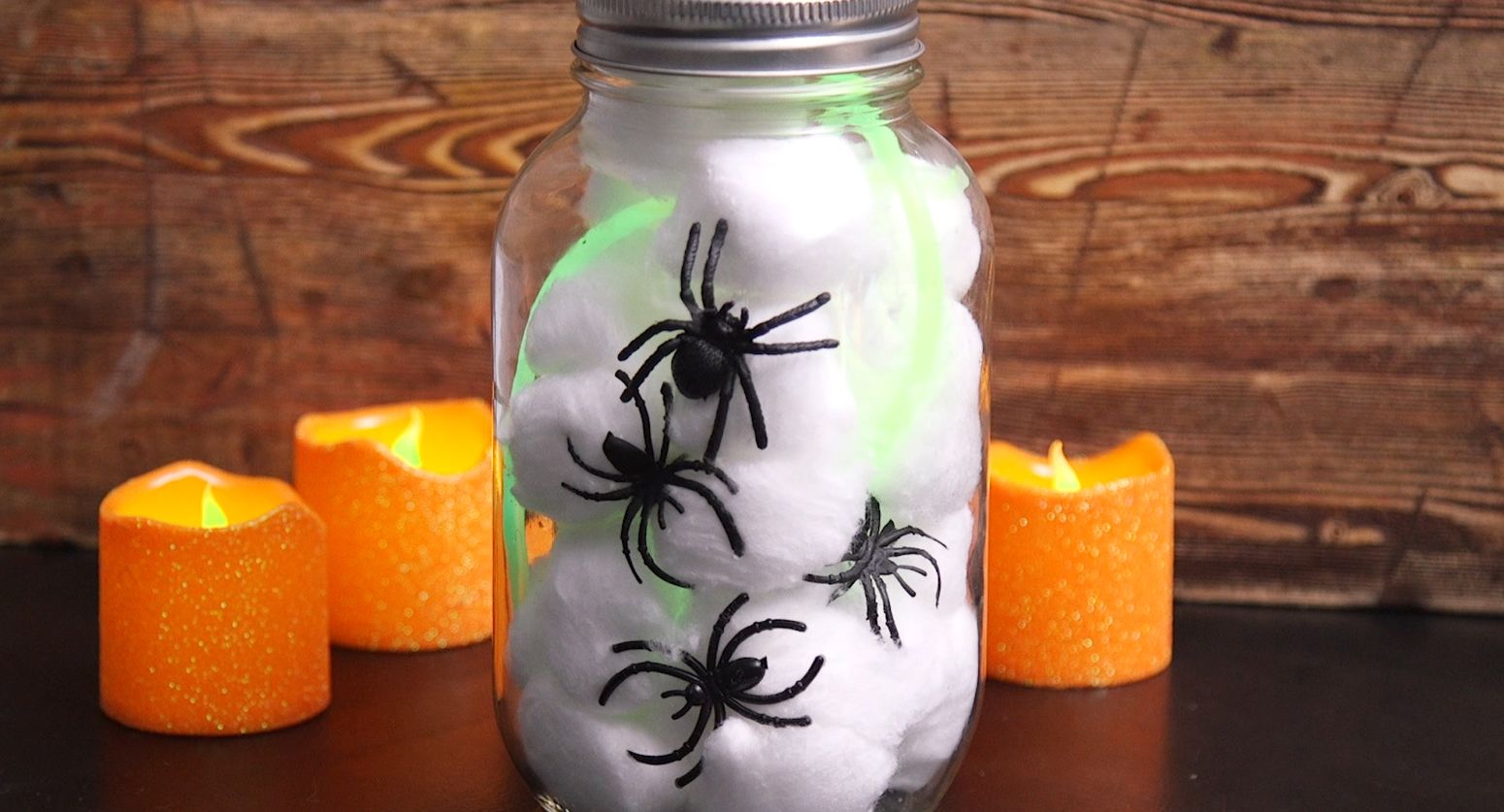 Scare Your Friends This Halloween With DIY Spider Jars