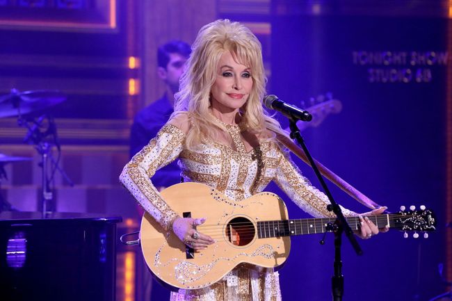 Dolly Parton's Terrible Childhood Injury Almost Cost Her Part Of Her Foot