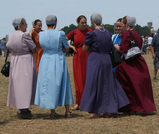 The Hidden Meaning Behind Amish Clothing Rules