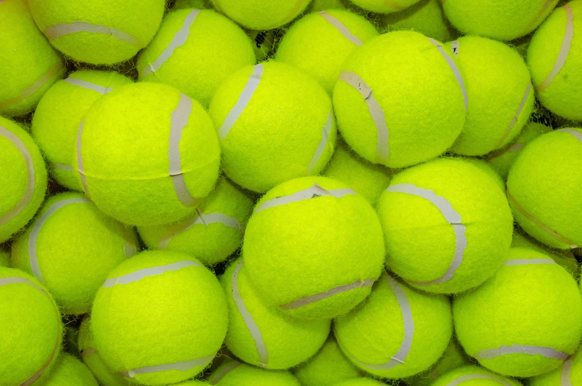 No One Can Agree On Which Color This Tennis Ball Is