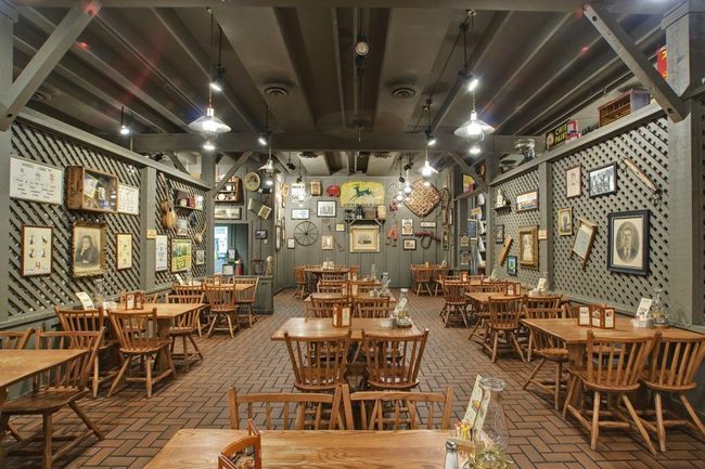 Cracker Barrel Has A Huge Antique Warehouse And You Can Take A Look Inside 2624