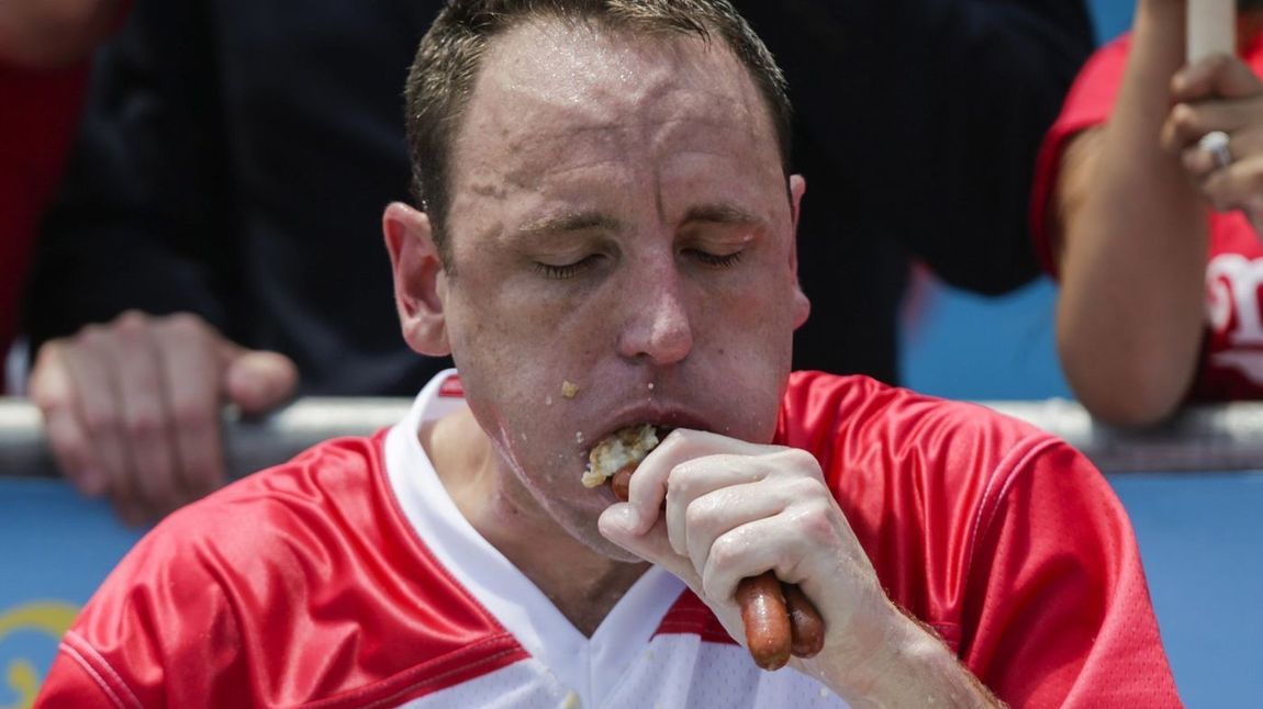 Joey Chestnut Eats A Record-Breaking 74 Hot Dogs, Wins ...