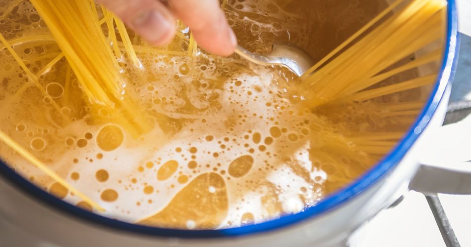 If You Drain Pasta In The Sink, Here's Why You Should Stop Doing That Now