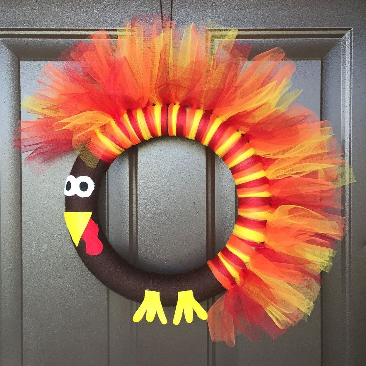 This Easy-To-Make Turkey Wreath Will Get You In The Thanksgiving Spirit