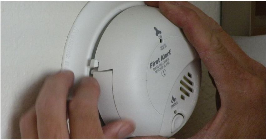 Warning: Many Carbon Monoxide Alarms Expired This Year - Check If Yours ...