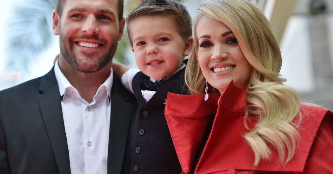 Carrie Underwood Shamed For Wearing Makeup To Son S Soccer Game