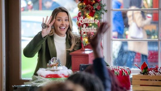 Hallmark Has 37 New Christmas Movies This Year - Here's When To See ...