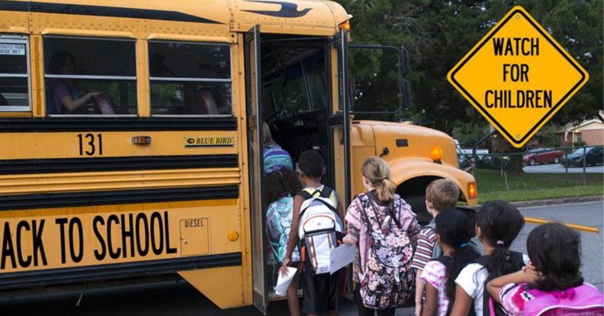 this-school-bus-driver-s-safe-stop-maneuver-is-going-viral-and-parents