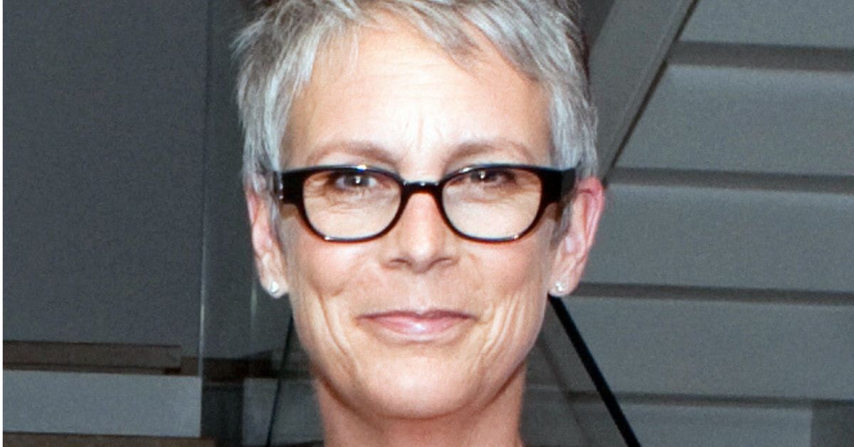 Jamie Lee Curtis Shows Off New Platinum-White Hair At The Golden Globes